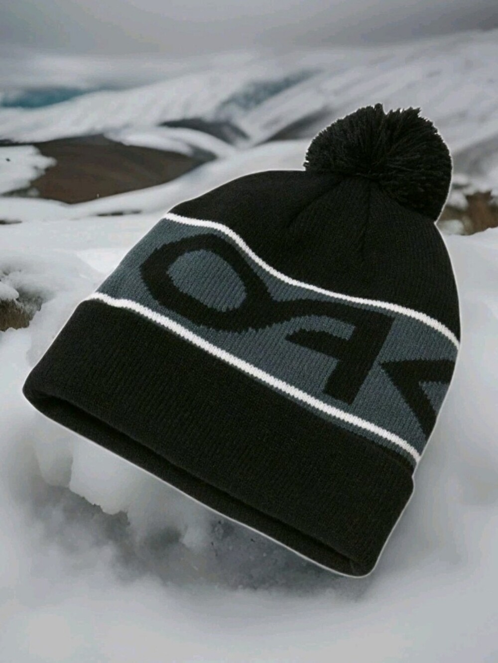 OAKLEY: FACTORY CUFF BEANIE: BLACKOUT: OS: BLACK: GRAY: WHITE: BRAND NEW